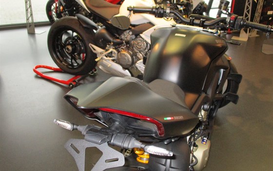 Umgebautes Motorrad Ducati Streetfighter V4 S von Team Wahlers GmbH - Bild 18 Umgebautes Motorrad Ducati Streetfighter V4 S von Team Wahlers GmbH - Bild 18
