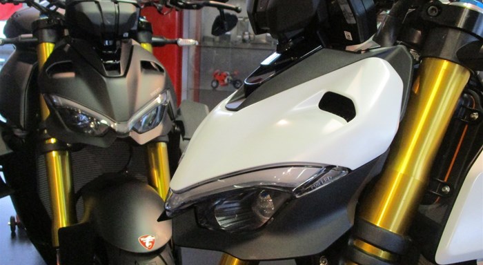 Ducati Streetfighter V4 S EDIZIONE RED & NERO & BIANCO 