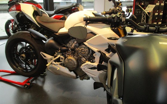 Umgebautes Motorrad Ducati Streetfighter V4 S von Team Wahlers GmbH - Bild 22 Umgebautes Motorrad Ducati Streetfighter V4 S von Team Wahlers GmbH - Bild 22
