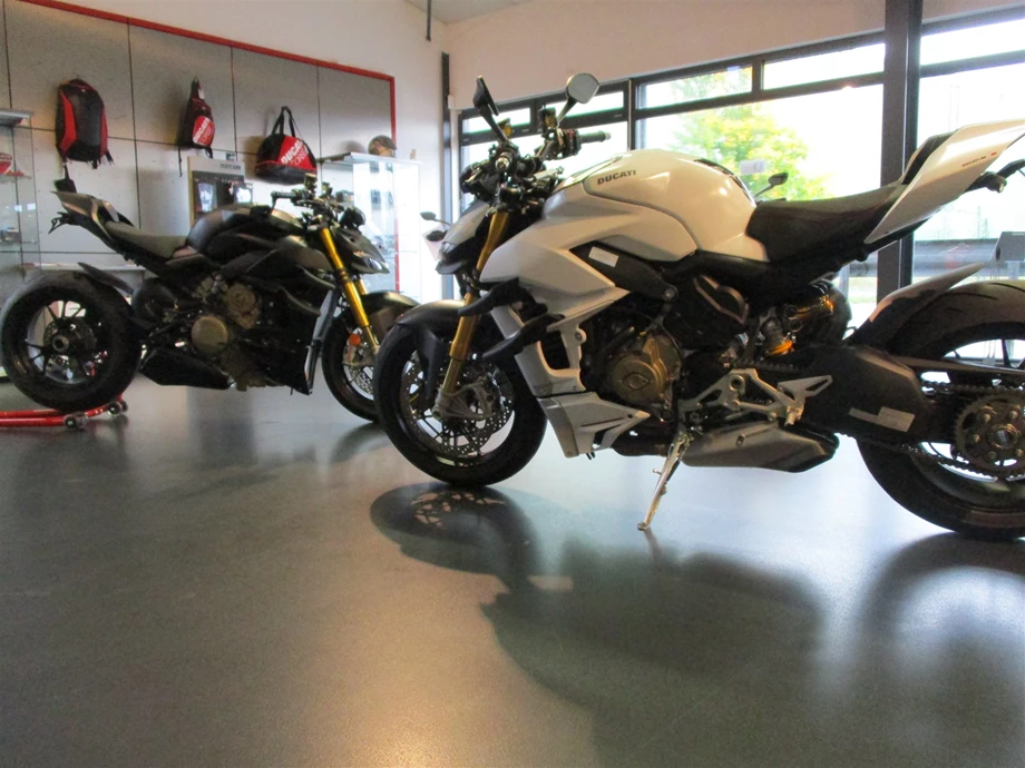 Umbgebautes Motorrad Ducati Streetfighter V4 S Bild 23: Umbgebautes Motorrad Ducati Streetfighter V4 S