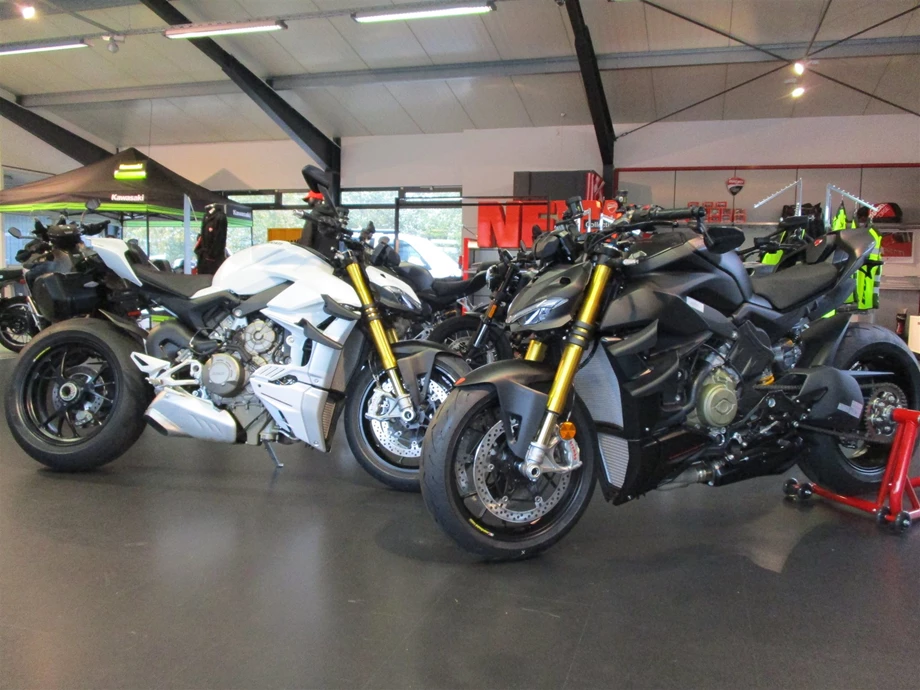 Umbgebautes Motorrad Ducati Streetfighter V4 S Bild 24: Umbgebautes Motorrad Ducati Streetfighter V4 S