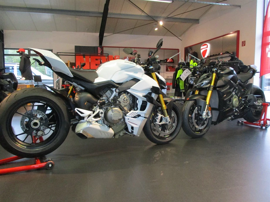 Umbgebautes Motorrad Ducati Streetfighter V4 S Bild 27: Umbgebautes Motorrad Ducati Streetfighter V4 S