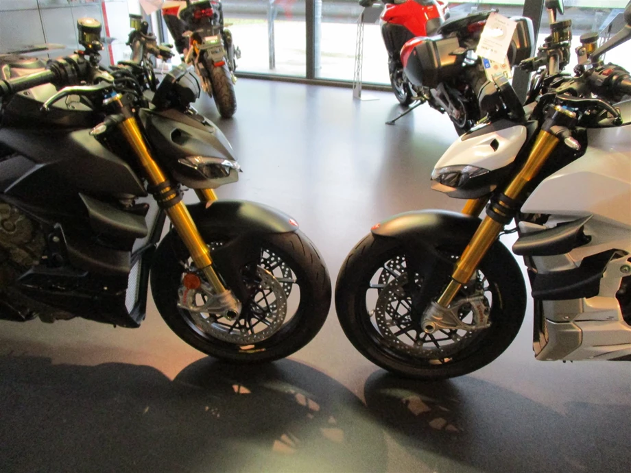 Umbgebautes Motorrad Ducati Streetfighter V4 S Bild 30: Umbgebautes Motorrad Ducati Streetfighter V4 S