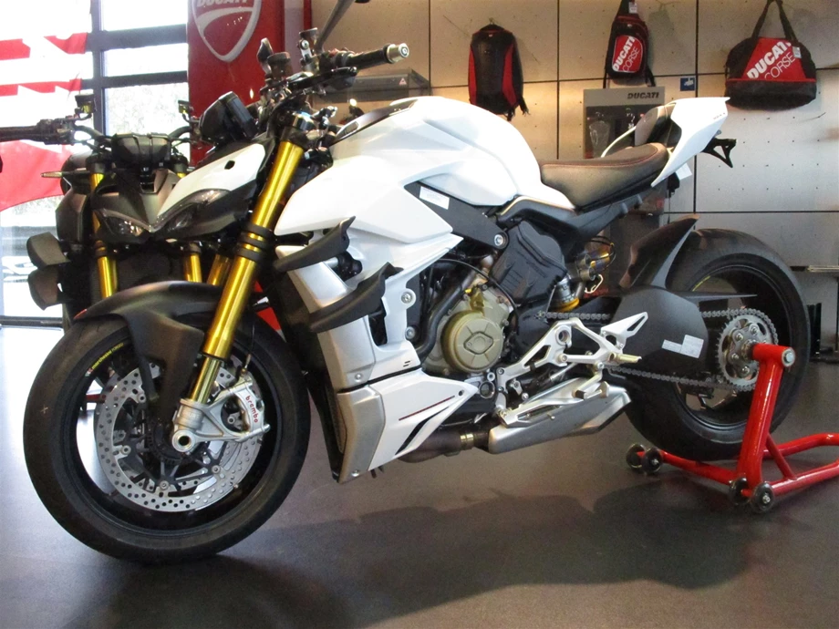 Umbgebautes Motorrad Ducati Streetfighter V4 S Bild 9: Umbgebautes Motorrad Ducati Streetfighter V4 S