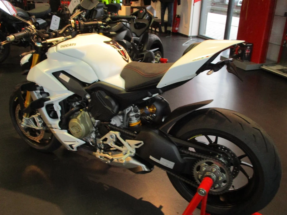 Umbgebautes Motorrad Ducati Streetfighter V4 S Bild 11: Umbgebautes Motorrad Ducati Streetfighter V4 S