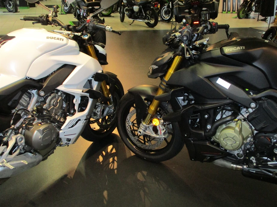 Umbgebautes Motorrad Ducati Streetfighter V4 S Bild 15: Umbgebautes Motorrad Ducati Streetfighter V4 S