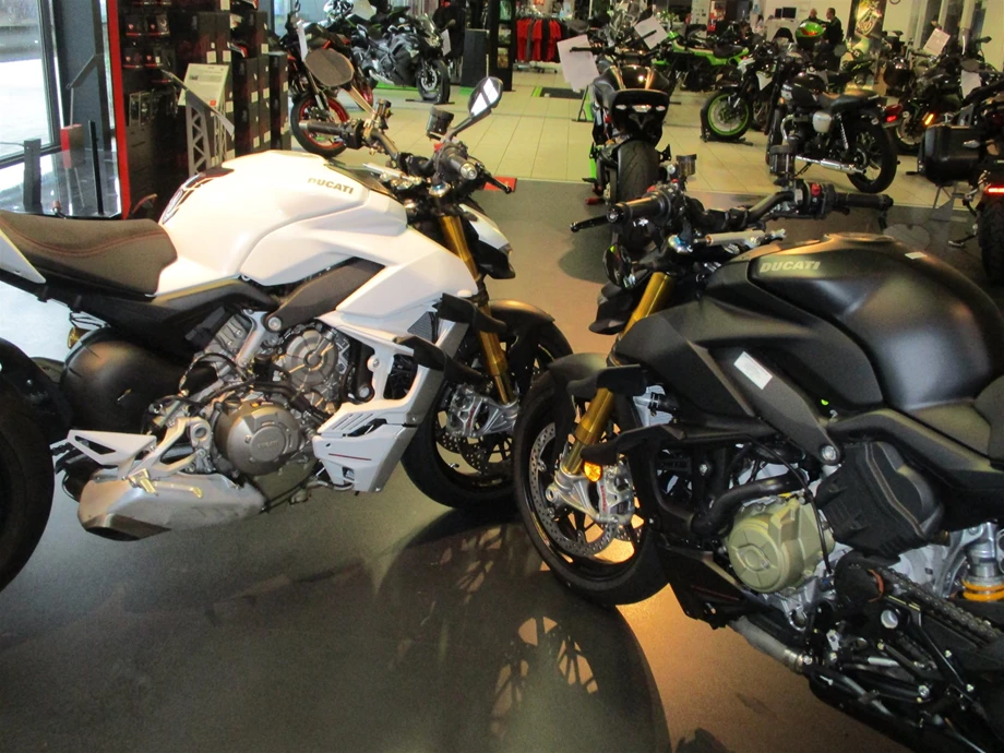 Umbgebautes Motorrad Ducati Streetfighter V4 S Bild 16: Umbgebautes Motorrad Ducati Streetfighter V4 S