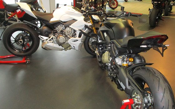 Umgebautes Motorrad Ducati Streetfighter V4 S von Team Wahlers GmbH - Bild 17 Umgebautes Motorrad Ducati Streetfighter V4 S von Team Wahlers GmbH - Bild 17