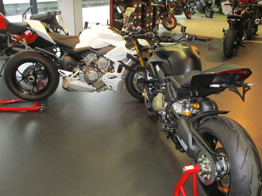 Umbgebautes Motorrad Ducati Streetfighter V4 S Bild 17: Umbgebautes Motorrad Ducati Streetfighter V4 S