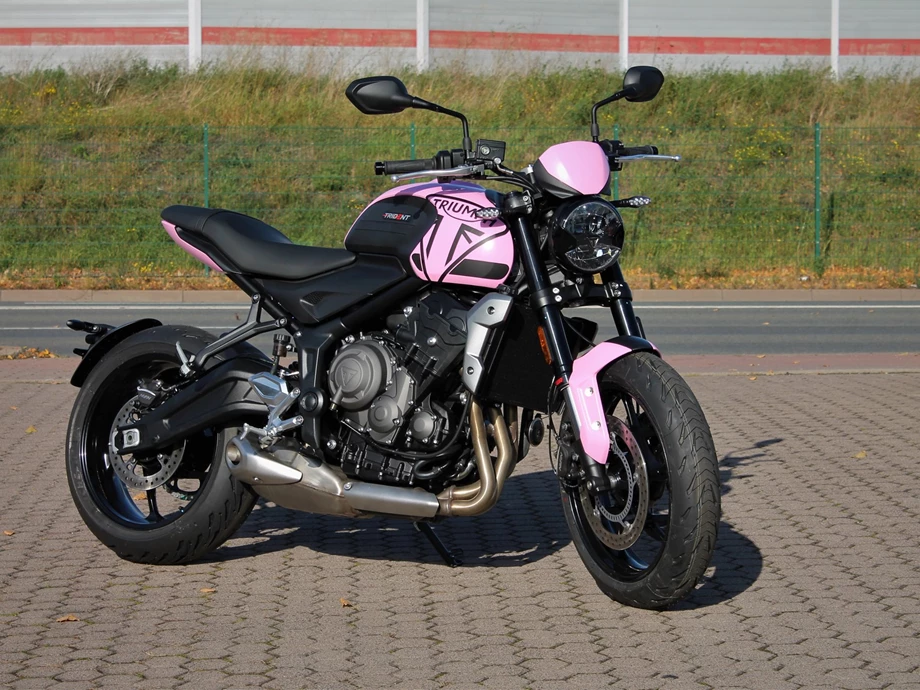 Umbgebautes Motorrad Triumph Trident 660 Bild 6: Umbgebautes Motorrad Triumph Trident 660