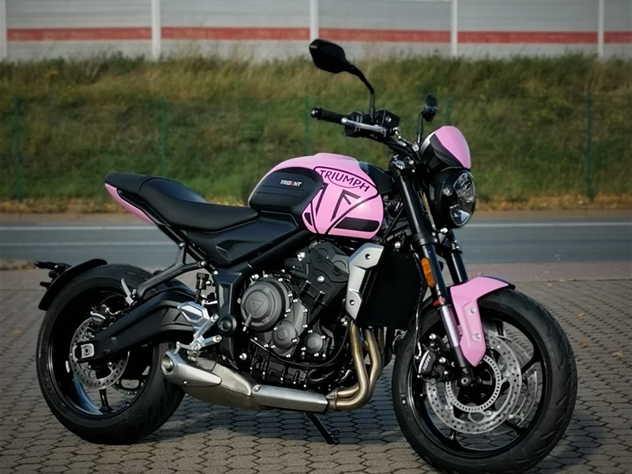 Umbgebautes Motorrad Triumph Trident 660 Bild 10: Umbgebautes Motorrad Triumph Trident 660