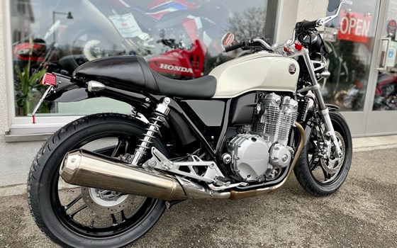 Umgebautes Motorrad Honda CB1100 EX von Direct Performance - Bild 6 Umgebautes Motorrad Honda CB1100 EX von Direct Performance - Bild 6