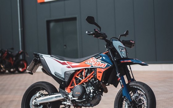 Umgebautes Motorrad KTM 690 SMC R von PEPA-BIKES e.K. Inh. Martin Petzold - Bild 1 Umgebautes Motorrad KTM 690 SMC R von PEPA-BIKES e.K. Inh. Martin Petzold - Bild 1