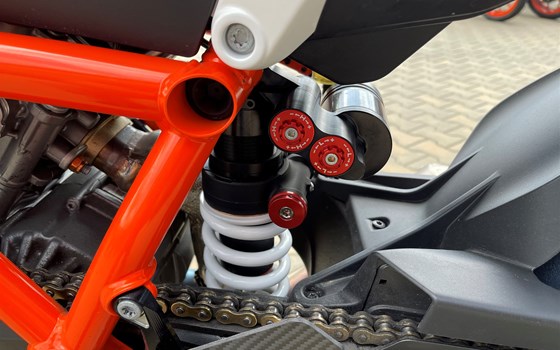 Umgebautes Motorrad KTM 1290 Super Duke R von PEPA-BIKES e.K. Inh. Martin Petzold - Bild 11 Umgebautes Motorrad KTM 1290 Super Duke R von PEPA-BIKES e.K. Inh. Martin Petzold - Bild 11