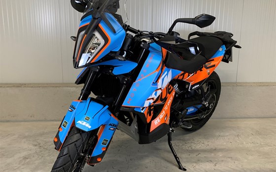 Umgebautes Motorrad KTM 790 Adventure von PEPA-BIKES e.K. Inh. Martin Petzold - Bild 3 Umgebautes Motorrad KTM 790 Adventure von PEPA-BIKES e.K. Inh. Martin Petzold - Bild 3