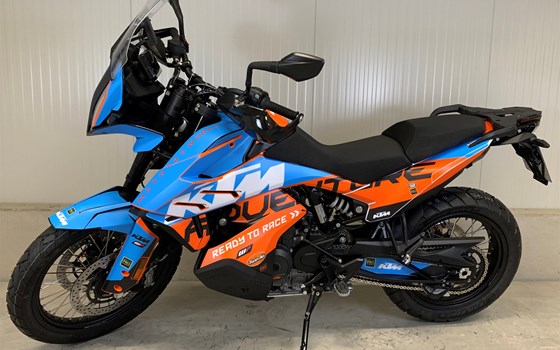 Umgebautes Motorrad KTM 790 Adventure von PEPA-BIKES e.K. Inh. Martin Petzold - Bild 2 Umgebautes Motorrad KTM 790 Adventure von PEPA-BIKES e.K. Inh. Martin Petzold - Bild 2