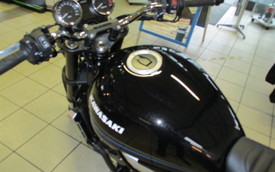 Umgebautes Motorrad Kawasaki Z900 RS von Team Wahlers GmbH - Bild 14 Umgebautes Motorrad Kawasaki Z900 RS von Team Wahlers GmbH - Bild 14