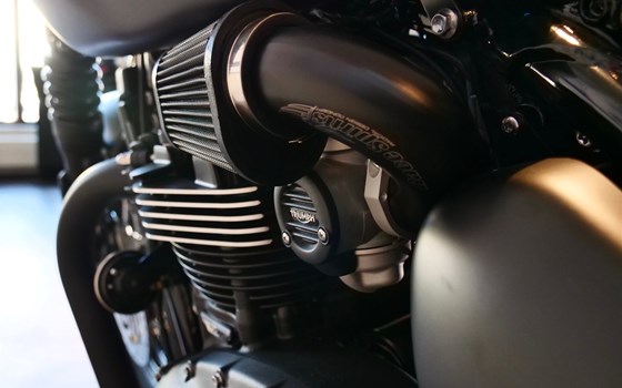 Umgebautes Motorrad Triumph Bonneville Bobber von Promotec GmbH - Bild 4 Umgebautes Motorrad Triumph Bonneville Bobber von Promotec GmbH - Bild 4