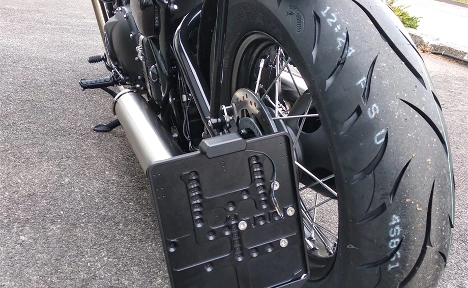 Umbgebautes Motorrad Triumph Bonneville Bobber Bild 3: Umbgebautes Motorrad Triumph Bonneville Bobber