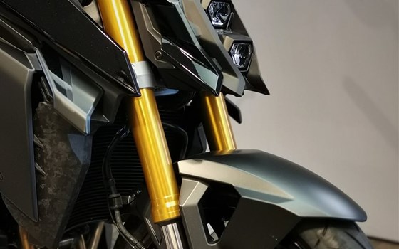 Umgebautes Motorrad Suzuki GSX-S1000 Street Performance von Stärker-Profil GmbH - Bild 1 Umgebautes Motorrad Suzuki GSX-S1000 Street Performance von Stärker-Profil GmbH - Bild 1