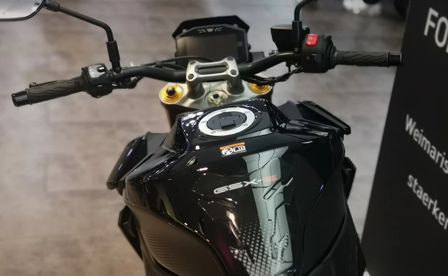 Umbgebautes Motorrad Suzuki GSX-S1000 Street Performance Bild 6: Umbgebautes Motorrad Suzuki GSX-S1000 Street Performance