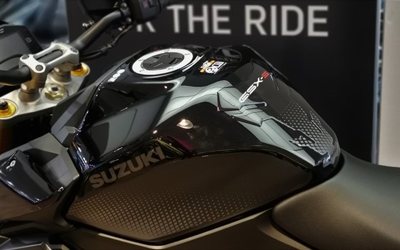 Umgebautes Motorrad Suzuki GSX-S1000 Street Performance von Stärker-Profil GmbH - Bild 9 Umgebautes Motorrad Suzuki GSX-S1000 Street Performance von Stärker-Profil GmbH - Bild 9