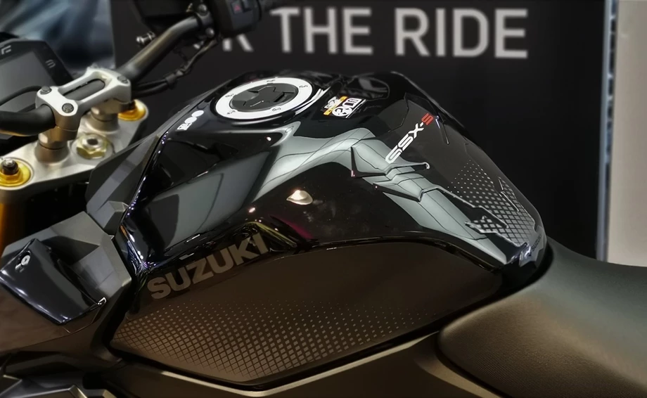Umbgebautes Motorrad Suzuki GSX-S1000 Street Performance Bild 9: Umbgebautes Motorrad Suzuki GSX-S1000 Street Performance