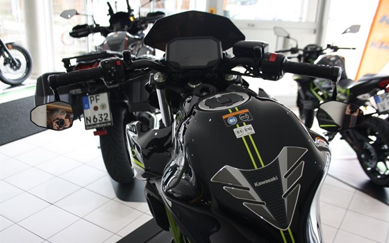 Umgebautes Motorrad Kawasaki Z650 von Zweirad Waibel GmbH & Co. KG - Bild 3 Umgebautes Motorrad Kawasaki Z650 von Zweirad Waibel GmbH & Co. KG - Bild 3