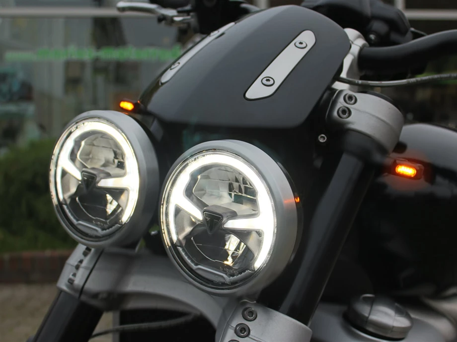 Umbgebautes Motorrad Triumph Rocket 3 R Bild 2: Umbgebautes Motorrad Triumph Rocket 3 R