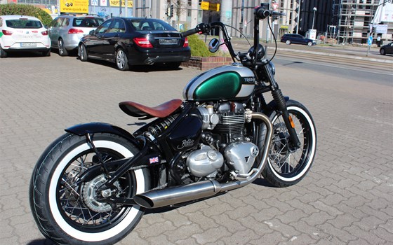 Umgebautes Motorrad Triumph Bonneville Bobber von Marios Motorrad-Shop GmbH - Bild 1 Umgebautes Motorrad Triumph Bonneville Bobber von Marios Motorrad-Shop GmbH - Bild 1