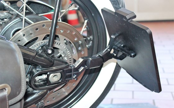 Umgebautes Motorrad Triumph Bonneville Bobber von Marios Motorrad-Shop GmbH - Bild 7 Umgebautes Motorrad Triumph Bonneville Bobber von Marios Motorrad-Shop GmbH - Bild 7