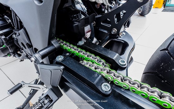 Umgebautes Motorrad Kawasaki Z1000 von Warm Up Zweiradtechnik GmbH - Bild 7 Umgebautes Motorrad Kawasaki Z1000 von Warm Up Zweiradtechnik GmbH - Bild 7