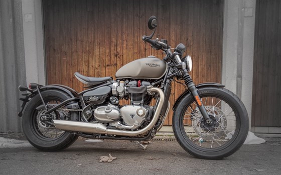Umgebautes Motorrad Triumph Bonneville Bobber von Warm Up Zweiradtechnik GmbH - Bild 1 Umgebautes Motorrad Triumph Bonneville Bobber von Warm Up Zweiradtechnik GmbH - Bild 1
