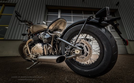 Umgebautes Motorrad Triumph Bonneville Bobber von Warm Up Zweiradtechnik GmbH - Bild 7 Umgebautes Motorrad Triumph Bonneville Bobber von Warm Up Zweiradtechnik GmbH - Bild 7