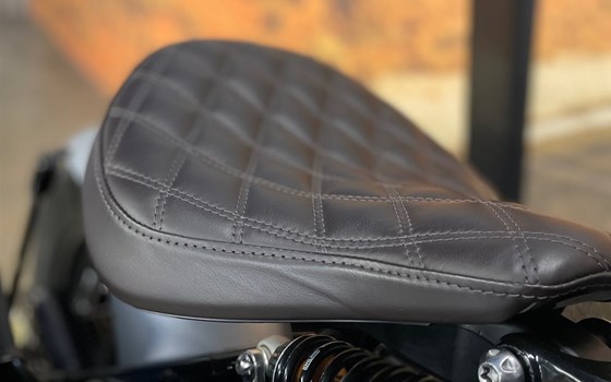 Umgebautes Motorrad Triumph Bonneville Bobber Black von Pat-Bikes AG - Bild 11 Umgebautes Motorrad Triumph Bonneville Bobber Black von Pat-Bikes AG - Bild 11