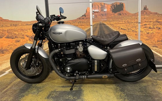 Umgebautes Motorrad Triumph Bonneville Bobber Black von Pat-Bikes AG - Bild 4 Umgebautes Motorrad Triumph Bonneville Bobber Black von Pat-Bikes AG - Bild 4