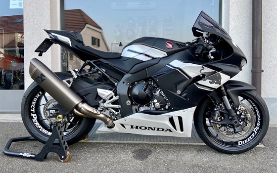 Umgebautes Motorrad Honda CBR1000RR-R Fireblade von Direct Performance - Bild 1 Umgebautes Motorrad Honda CBR1000RR-R Fireblade von Direct Performance - Bild 1