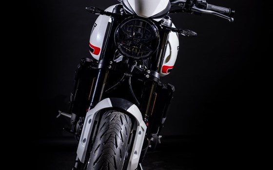 Umgebautes Motorrad Triumph Trident 660 von Triumph Emsland - Hertrampf Racing - Bild 5 Umgebautes Motorrad Triumph Trident 660 von Triumph Emsland - Hertrampf Racing - Bild 5