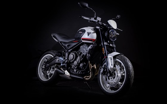 Umgebautes Motorrad Triumph Trident 660 von Triumph Emsland - Hertrampf Racing - Bild 6 Umgebautes Motorrad Triumph Trident 660 von Triumph Emsland - Hertrampf Racing - Bild 6