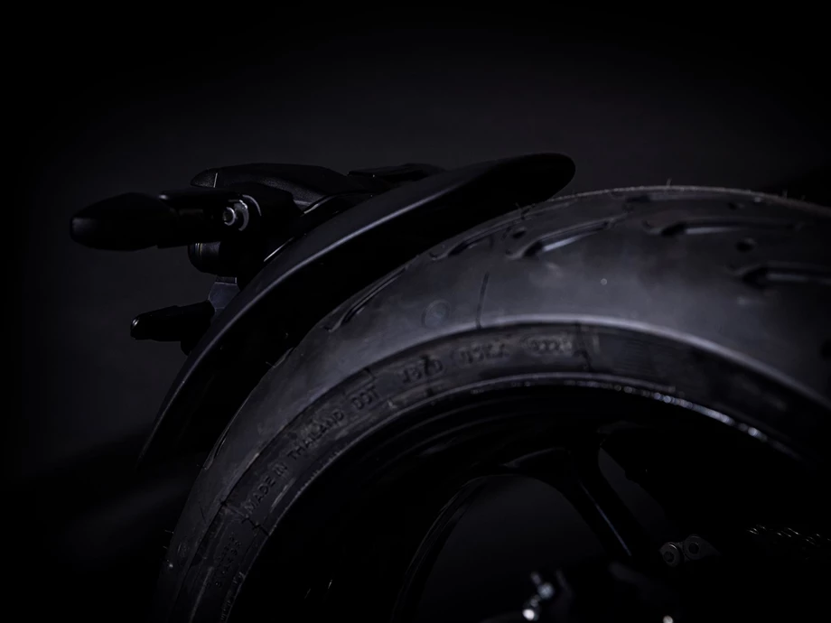 Umbgebautes Motorrad Triumph Trident 660 Bild 9: Umbgebautes Motorrad Triumph Trident 660