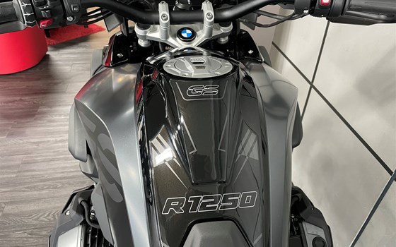 Umgebautes Motorrad BMW R 1250 GS von Moto-Technik Schmaus GmbH - Bild 6 Umgebautes Motorrad BMW R 1250 GS von Moto-Technik Schmaus GmbH - Bild 6