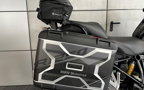 Umgebautes Motorrad BMW R 1250 GS von Moto-Technik Schmaus GmbH - Bild 13 Umgebautes Motorrad BMW R 1250 GS von Moto-Technik Schmaus GmbH - Bild 13