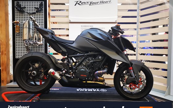 Umgebautes Motorrad KTM 1290 Super Duke R von Zweiradsport Meine - Bild 1