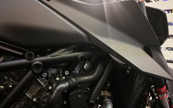 Umgebautes Motorrad KTM 1290 Super Duke R von Zweiradsport Meine - Bild 10