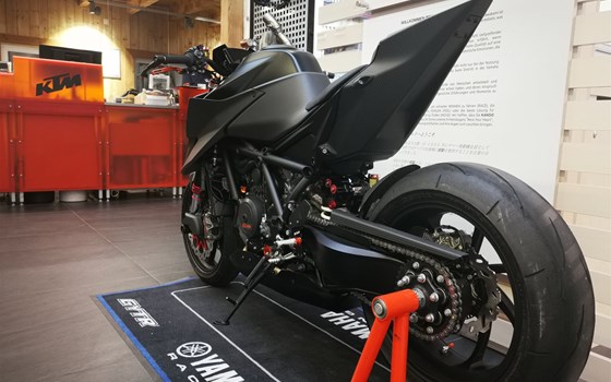Umgebautes Motorrad KTM 1290 Super Duke R von Zweiradsport Meine - Bild 15