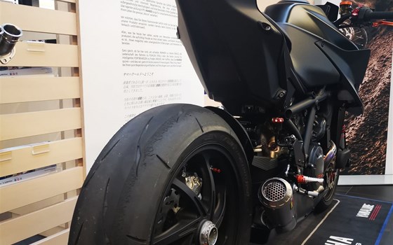 Umgebautes Motorrad KTM 1290 Super Duke R von Zweiradsport Meine - Bild 6