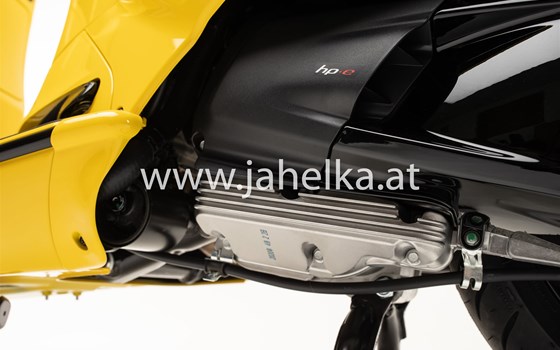 Umgebautes Motorrad Vespa GTS 300 hpe Super von Jahelka Zweirad GmbH - Bild 15 Umgebautes Motorrad Vespa GTS 300 hpe Super von Jahelka Zweirad GmbH - Bild 15
