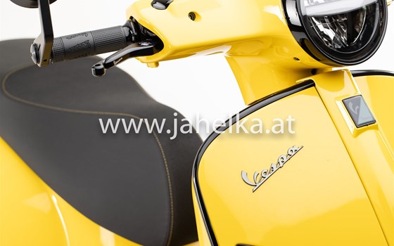 Umgebautes Motorrad Vespa GTS 300 hpe Super von Jahelka Zweirad GmbH - Bild 7 Umgebautes Motorrad Vespa GTS 300 hpe Super von Jahelka Zweirad GmbH - Bild 7