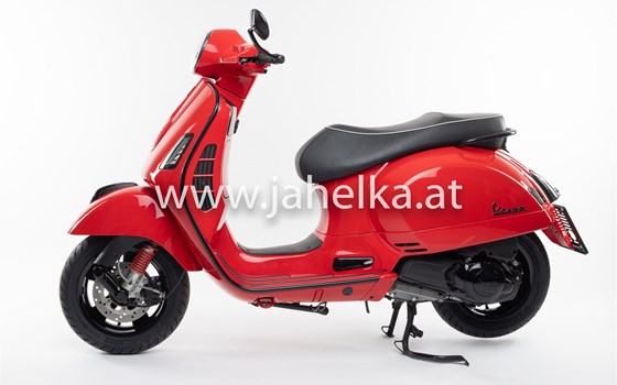 Umgebautes Motorrad Vespa GTS 300 i.e. Super von Jahelka Zweirad GmbH - Bild 1 Umgebautes Motorrad Vespa GTS 300 i.e. Super von Jahelka Zweirad GmbH - Bild 1