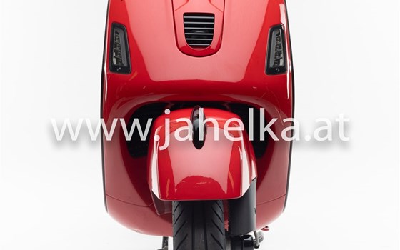 Umgebautes Motorrad Vespa GTS 300 i.e. Super von Jahelka Zweirad GmbH - Bild 2 Umgebautes Motorrad Vespa GTS 300 i.e. Super von Jahelka Zweirad GmbH - Bild 2